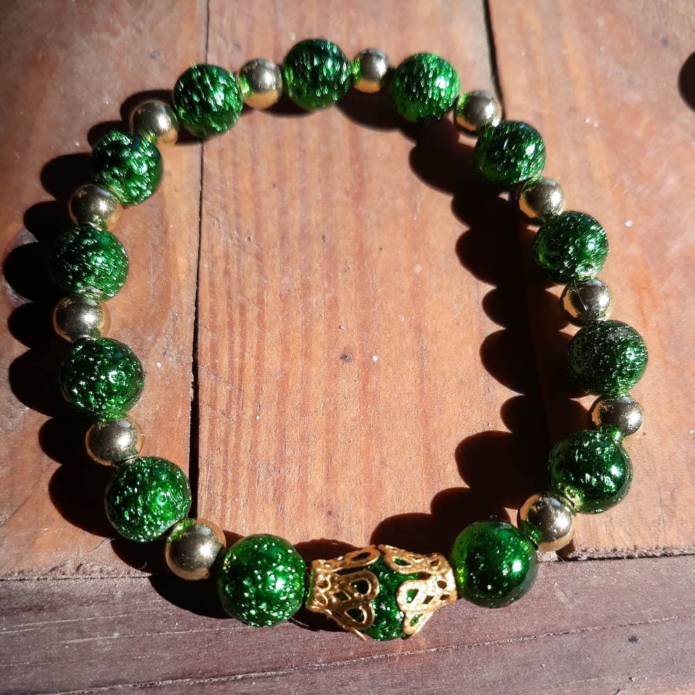 Emerald green stackable stretch bracelet, new handmade